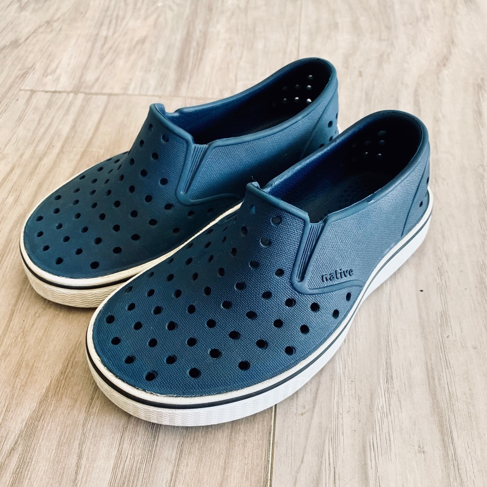 Natives toddler size 11